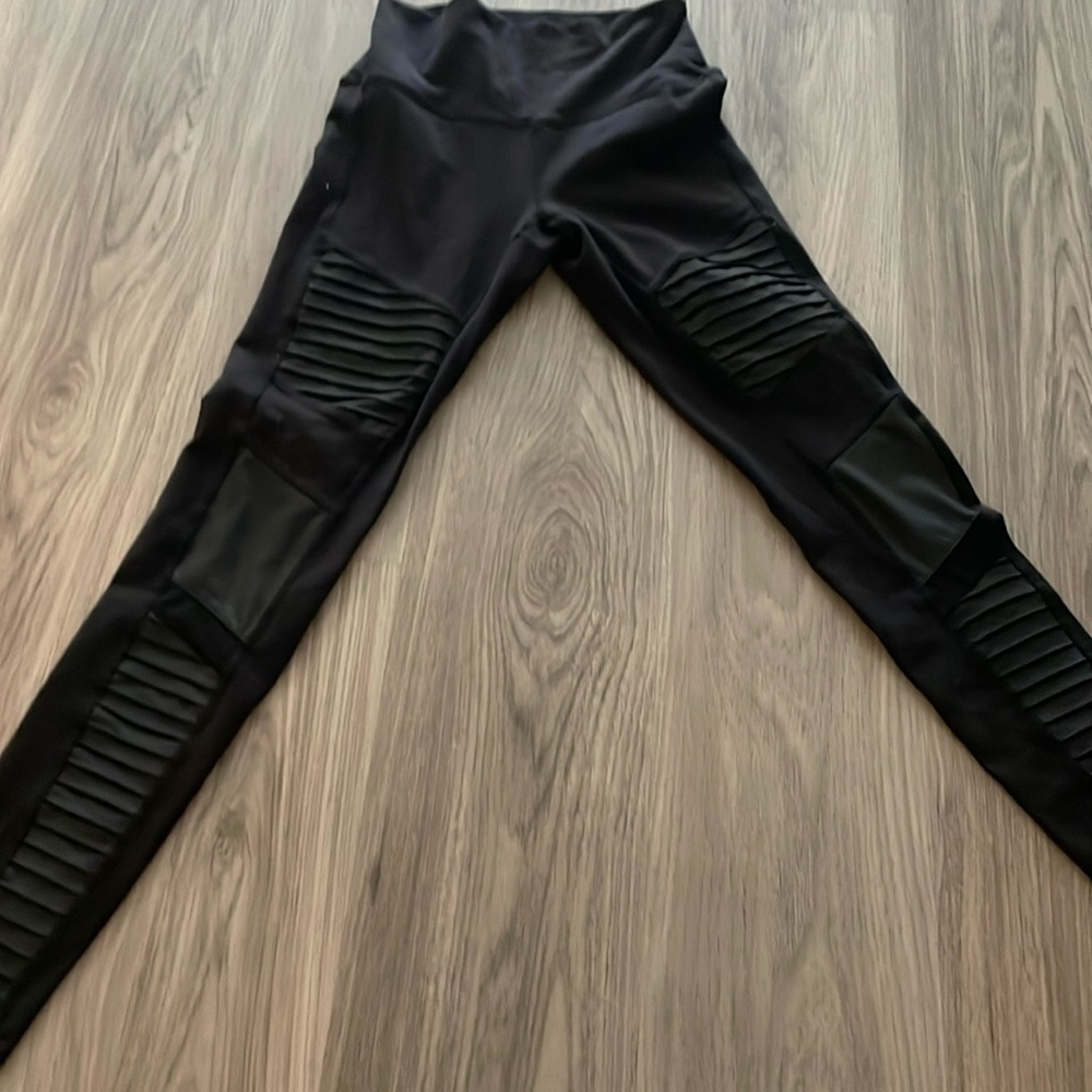 ALO Yoga Black Leggings